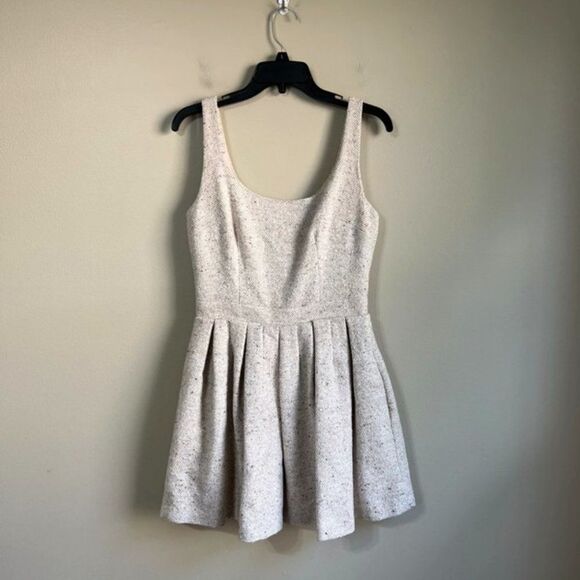 Paper crown small dress - Picture 1 of 6